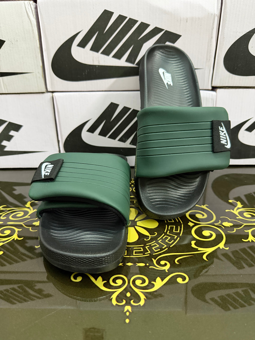 Nike Comfortable Cushion Slides - Green